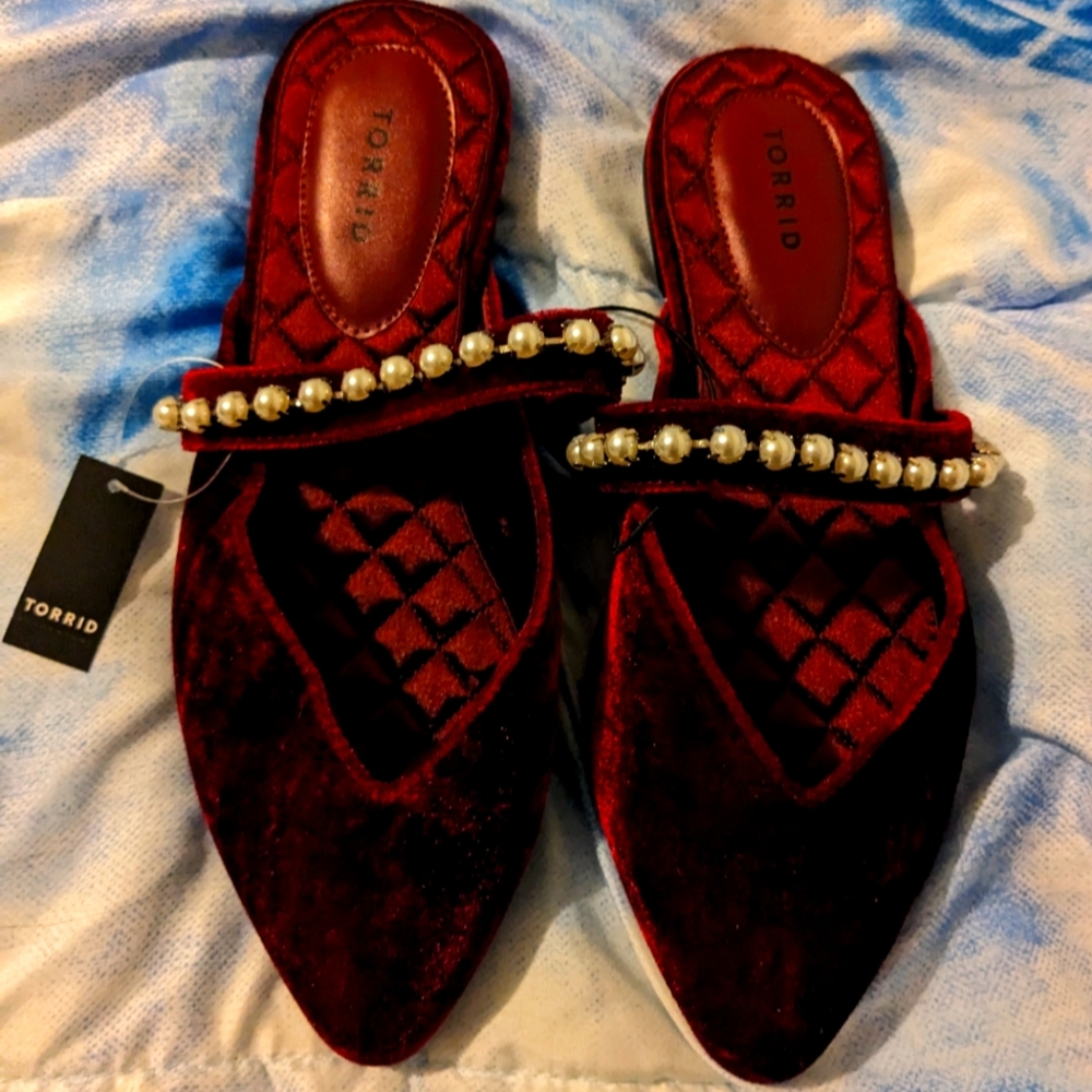 Red Velvet Slides with Pearl accent